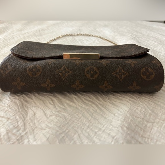 Louis Vuitton MM Favorite Purse - Picture 5 of 11
